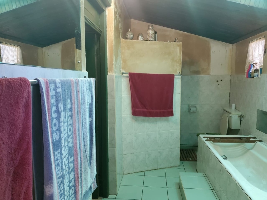 16 Bedroom Property for Sale in Trekoskraal Western Cape